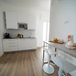 Dimore Capirro Charming Family House Trani